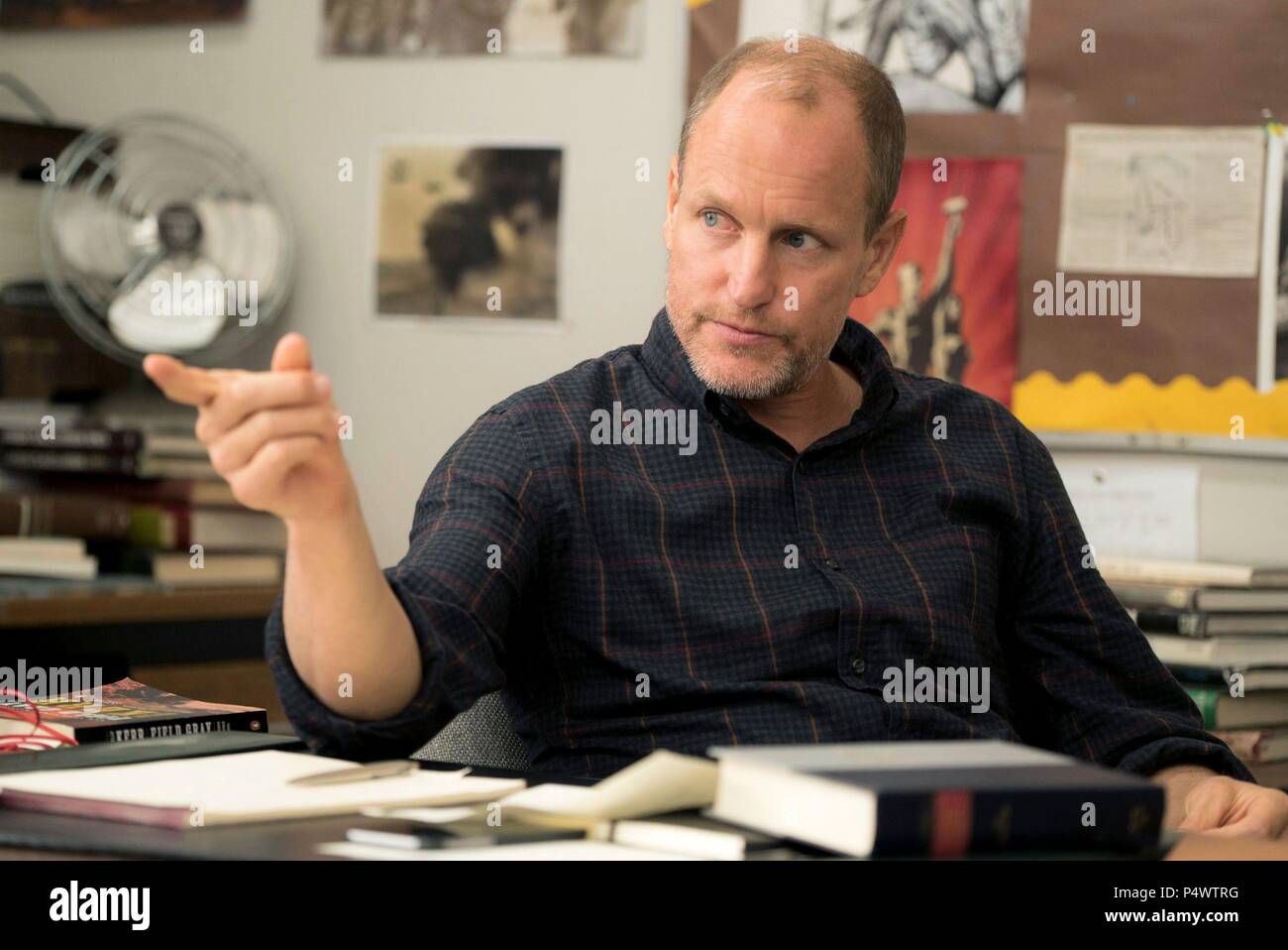 Edge of seventeen film still harrelson hires stock photography and