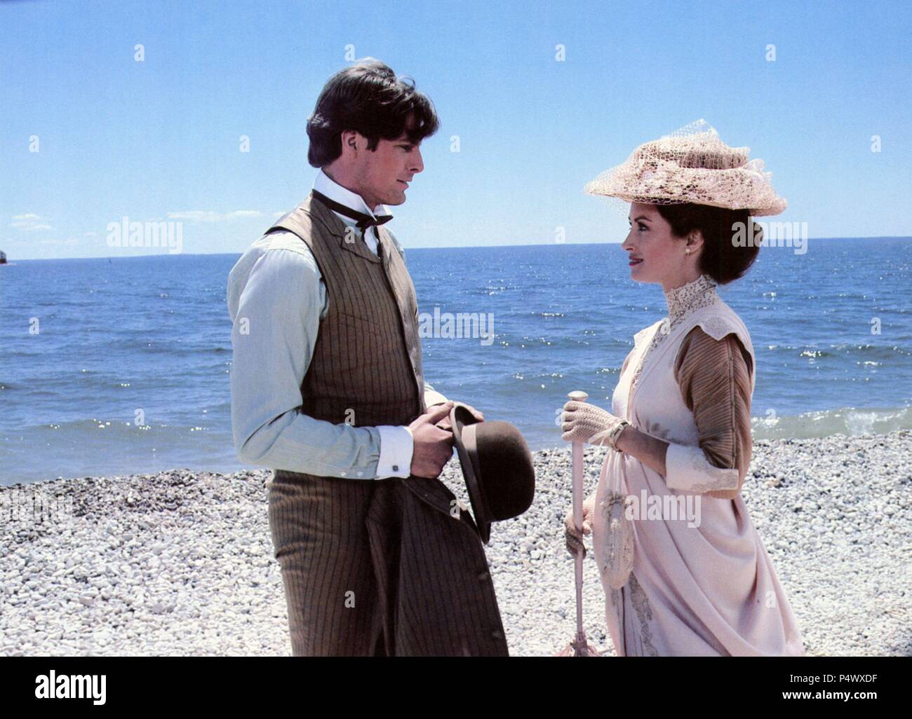 Original Film Title: SOMEWHERE IN TIME. English Title: SOMEWHERE IN TIME.  Film Director: JEANNOT SZWARC. Year: 1980. Stars: JANE SEYMOUR; CHRISTOPHER  REEVE. Credit: UNIVERSAL PICTURES / Album Stock Photo - Alamy, image size:1300x1026