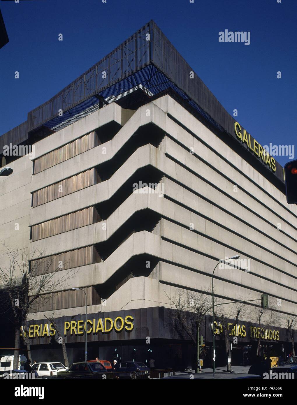 Calle de preciados madrid spain hi-res stock photography and images - Alamy