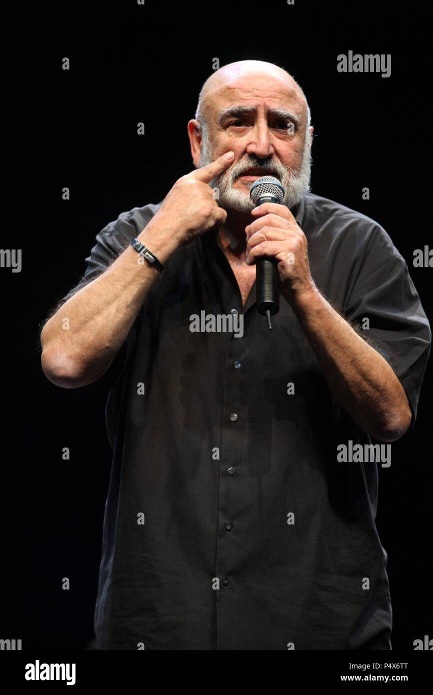 Homenage a Peret en el Auditori de Barcelona durante el XI Festival Mil.lenni. Stock Photo