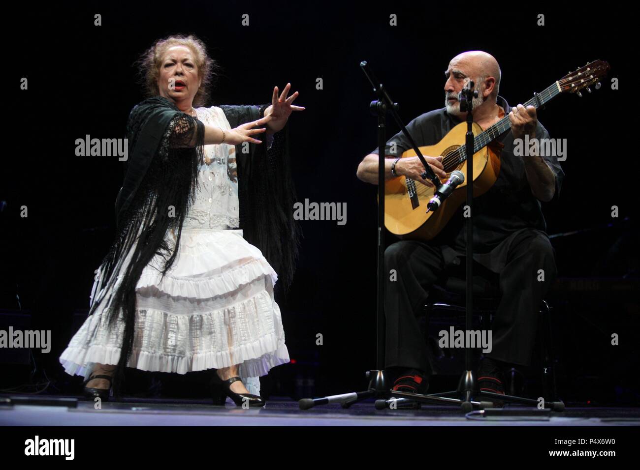 Homenage a Peret con Ángeles Gabaldón, en el Auditori de Barcelona durante el XI Festival Mil.lenni. Stock Photo