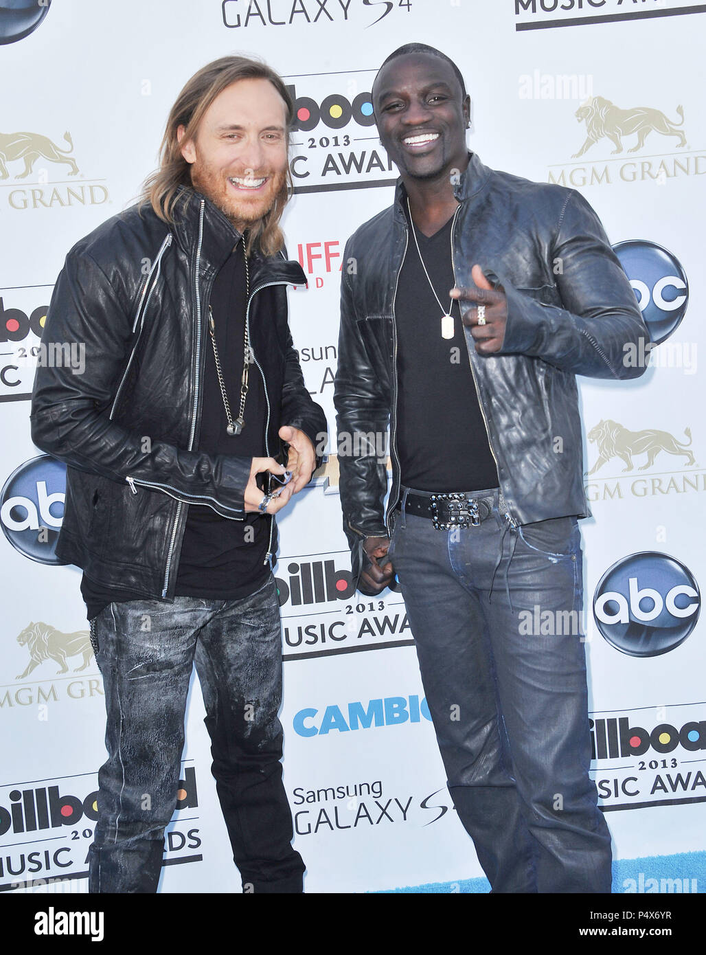 David guetta and akon hi-res stock photography and images - Alamy