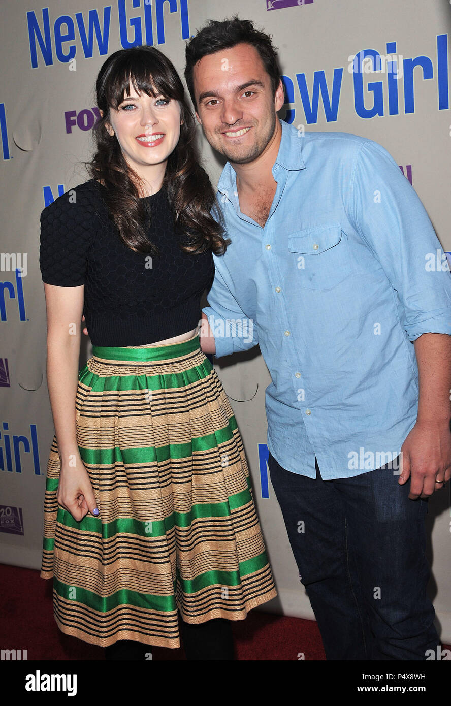 Zooey Deschanel And Jake Johnson Arriving At New Girl Premiere At The Leonard H Goldenson Theatre In Los Angeles Zooey Deschanel And Jake Johnson Event In Hollywood Life California Red Carpet