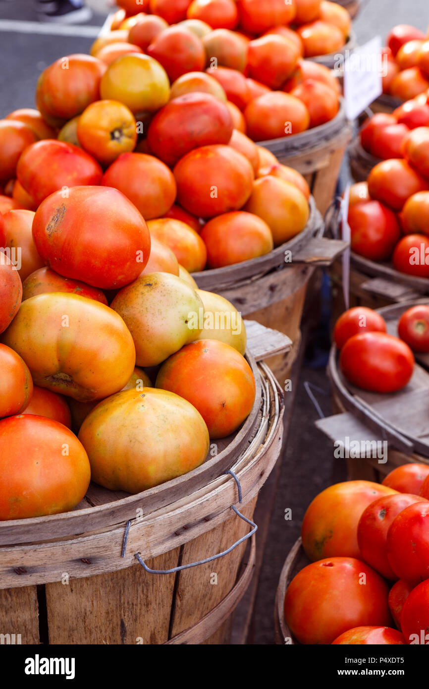 Bushel of tomatoes hires stock photography and images Alamy