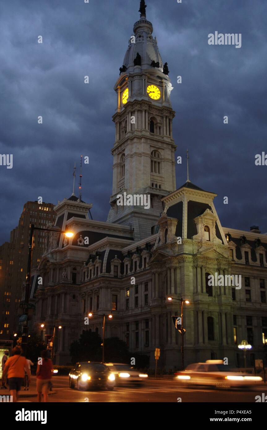 Pennsylvania, Philadelphia. Historic City Hall, c. 1871. Statue of William  Penn on top of the tower Stock Photo - Alamy