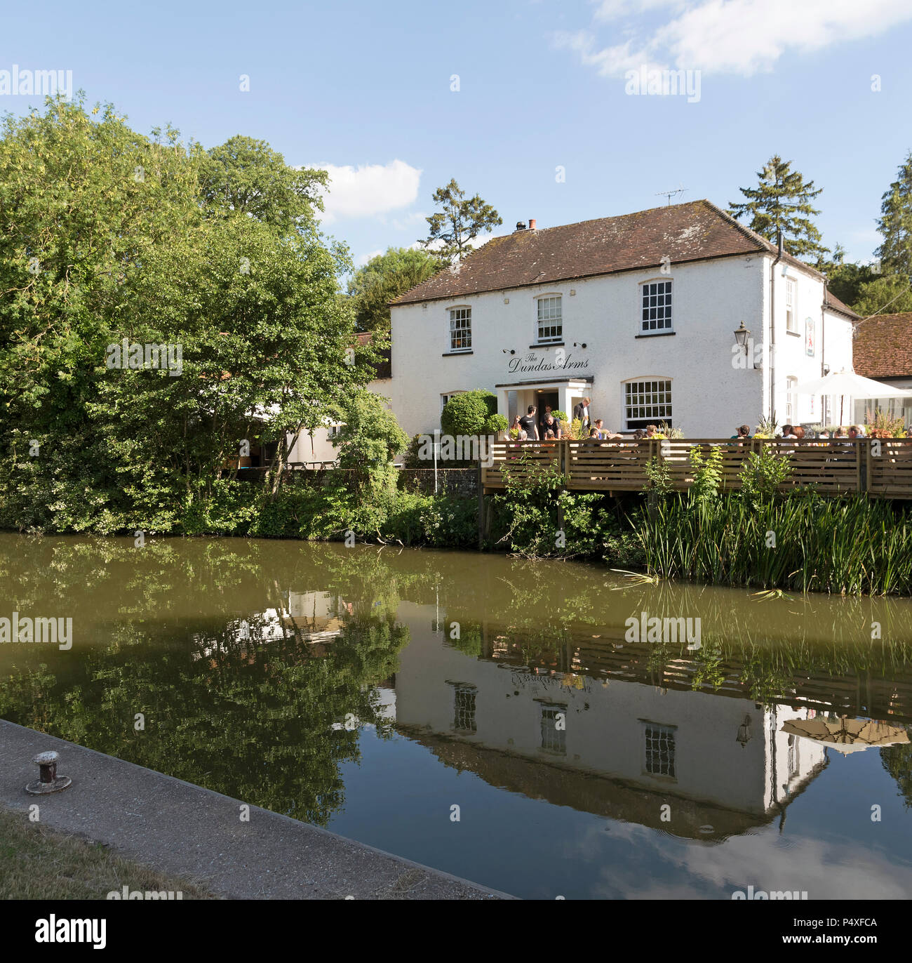 The dundas arms pub at kintbury hires stock photography and images Alamy