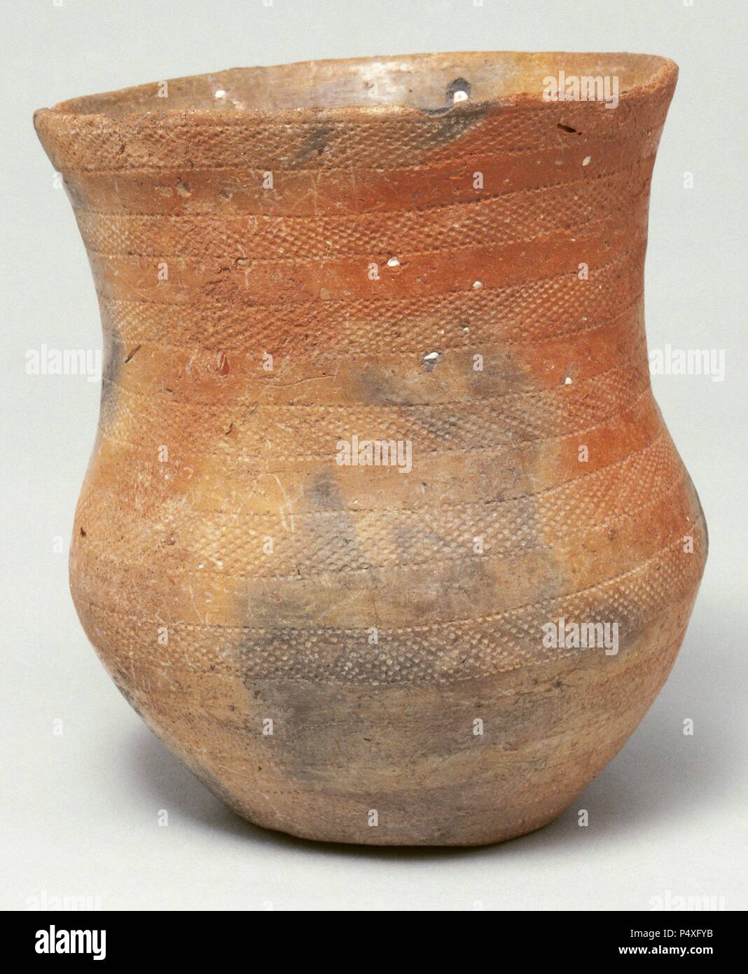 Prehistoric Art. Spain. Beaker culture (2500-1800 BC). Late Neolithic or Chalcolithic running into the early Bronze Age. It comes from Mallen. Museum of Zaragoza. Aragon. Stock Photo