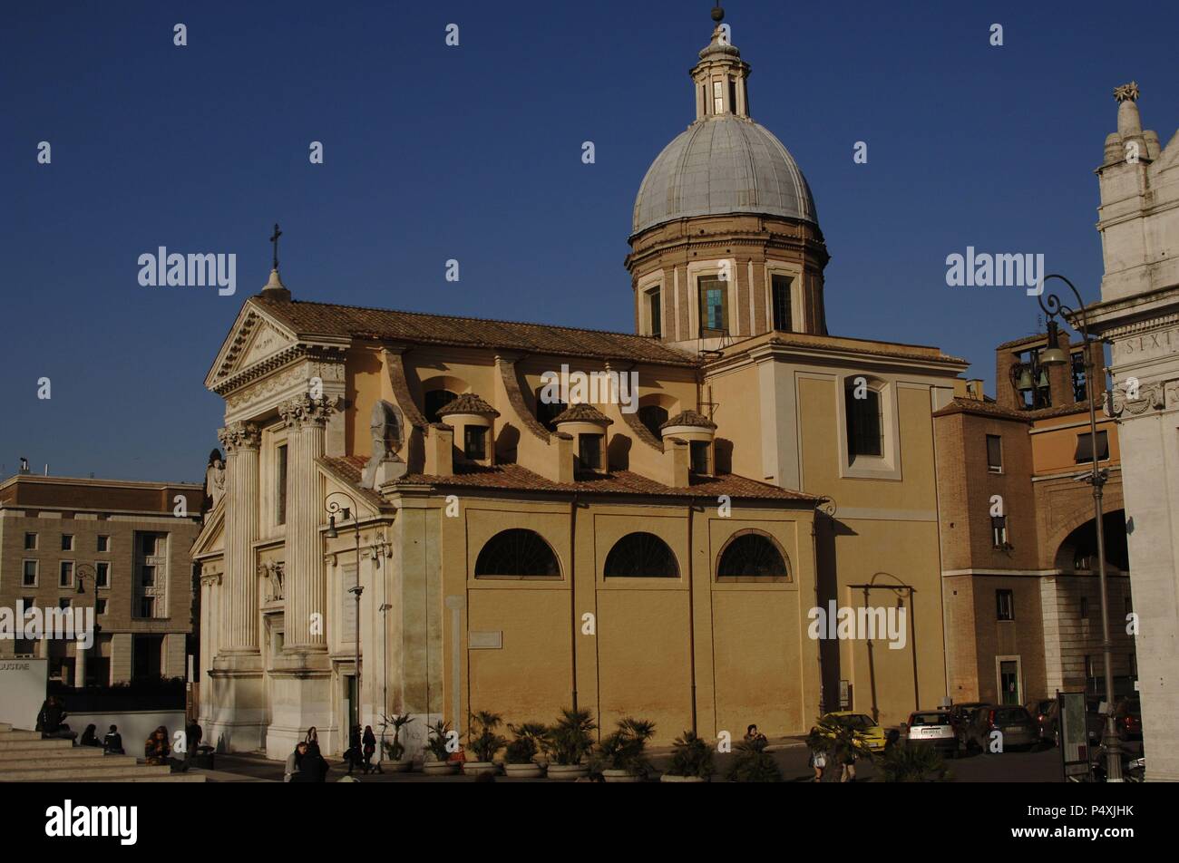 Italy. Rome. Church of Saint Roch (San Rocco). Baroque style. Founded in 1499 by Pope Alexander VI, it was rebuilt in 1657 by Giovan Antonio de' Rossi (1616-1695). Later changes were made introducing the Neo-Classical style. Giuseppe Valadier (1762-1839) built a new Palladio-influenced facade in 1832. Stock Photo