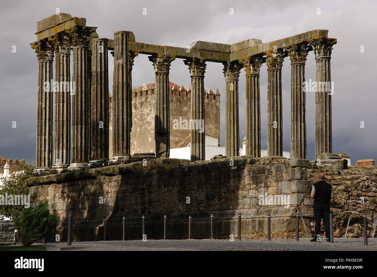Columnas del templo de jupiter hi-res stock photography and images - Alamy