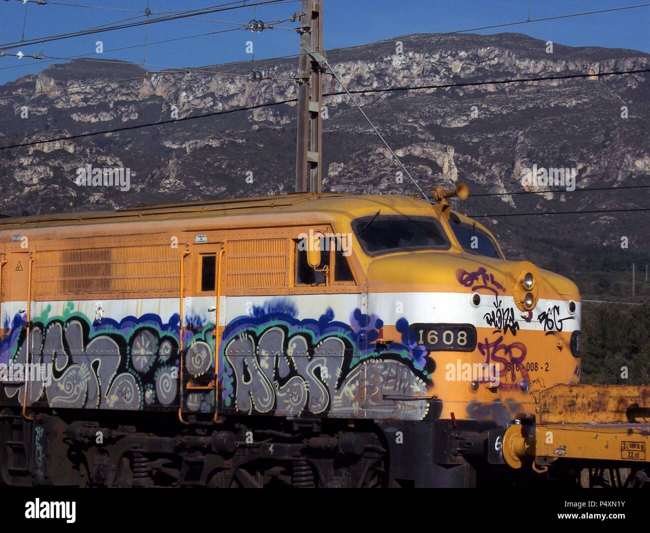 GRAFITIS en una locomotora. Stock Photo