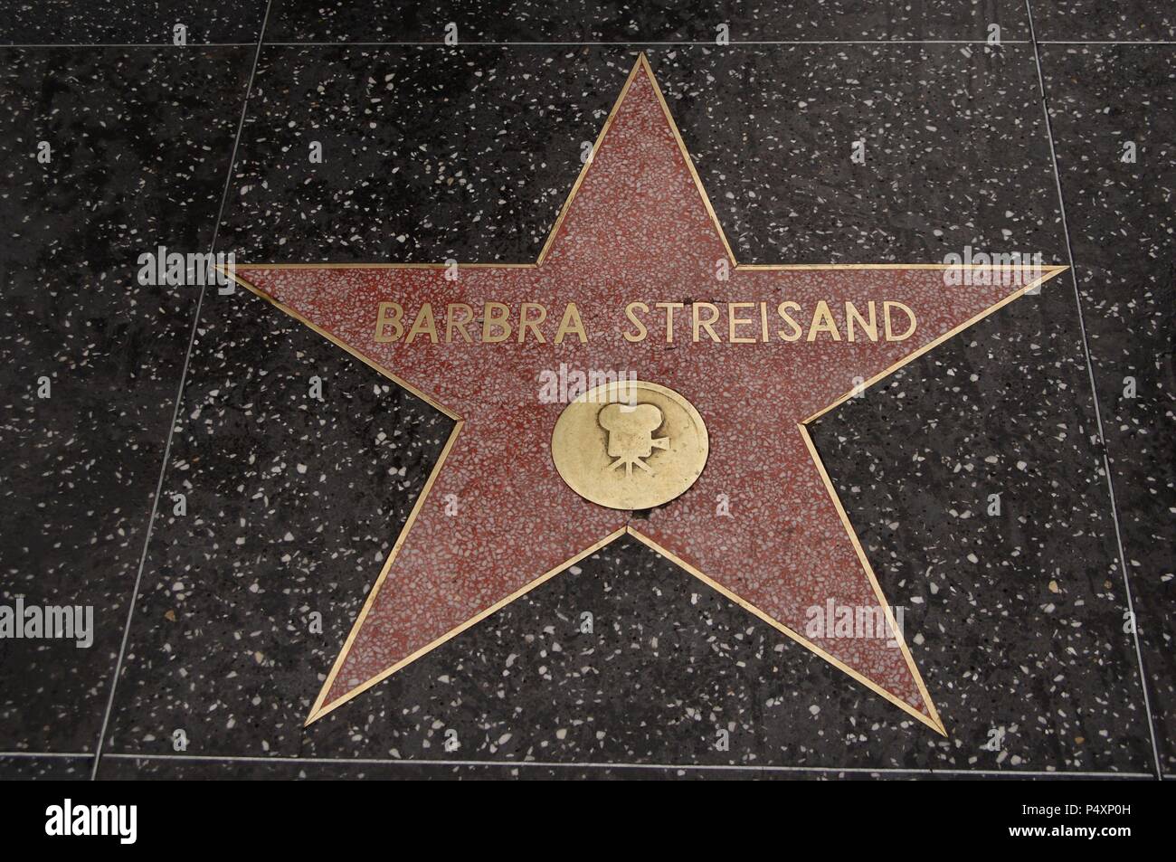 BARBRA STREISAND (n.1942). Cantante y actriz estadounidense. ESTRELLA DE BARBRA STREISAND en el PASEO DE LA FAMA (THE WALK OF FAME) en Hollywood Boulevard. HOLLYWOOD. LOS ANGELES. Estado de California. Estados Unidos. Stock Photo