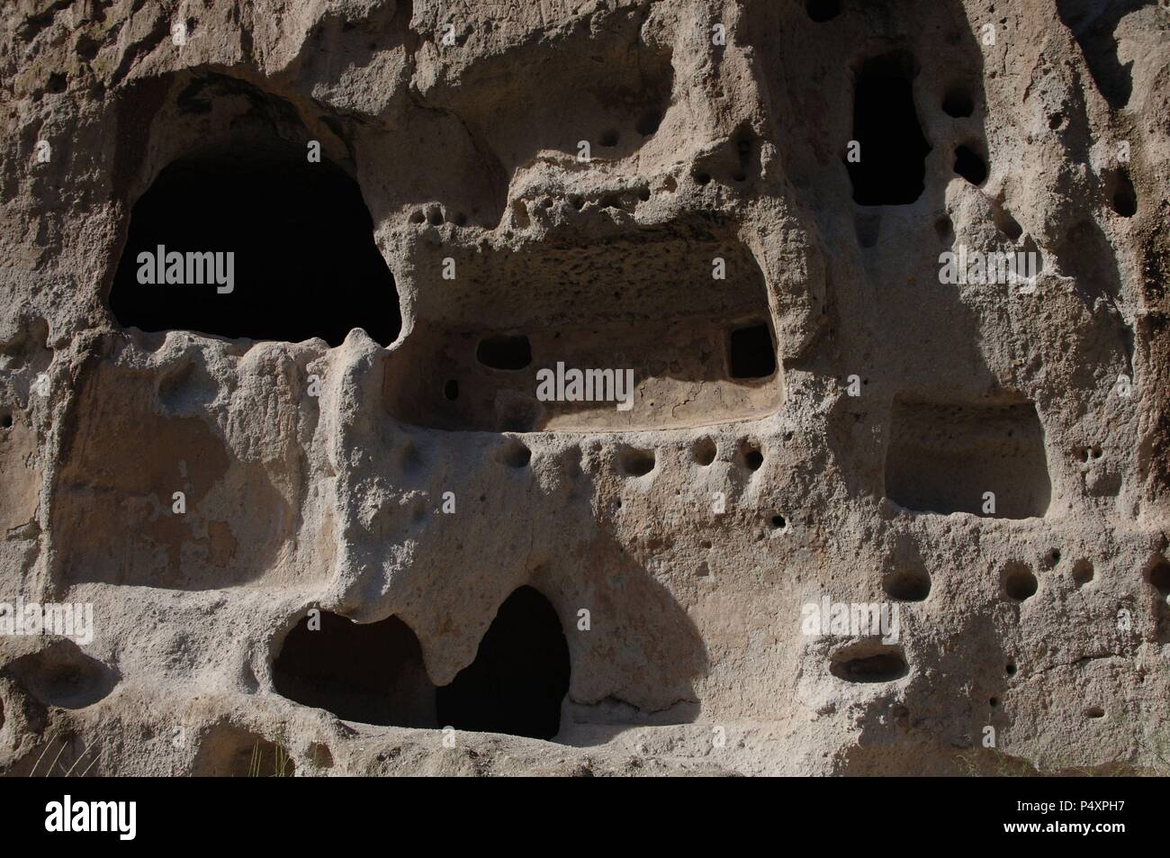 United States. Bandelier National Monument. Anasazi Culture, ancestrals Pueblo Indians. Cliff dwellings. State of New Mexico. Stock Photo