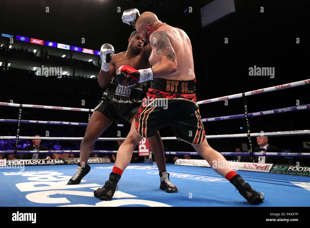 English heavy weight championship contest o2 hi-res stock photography and  images - Alamy