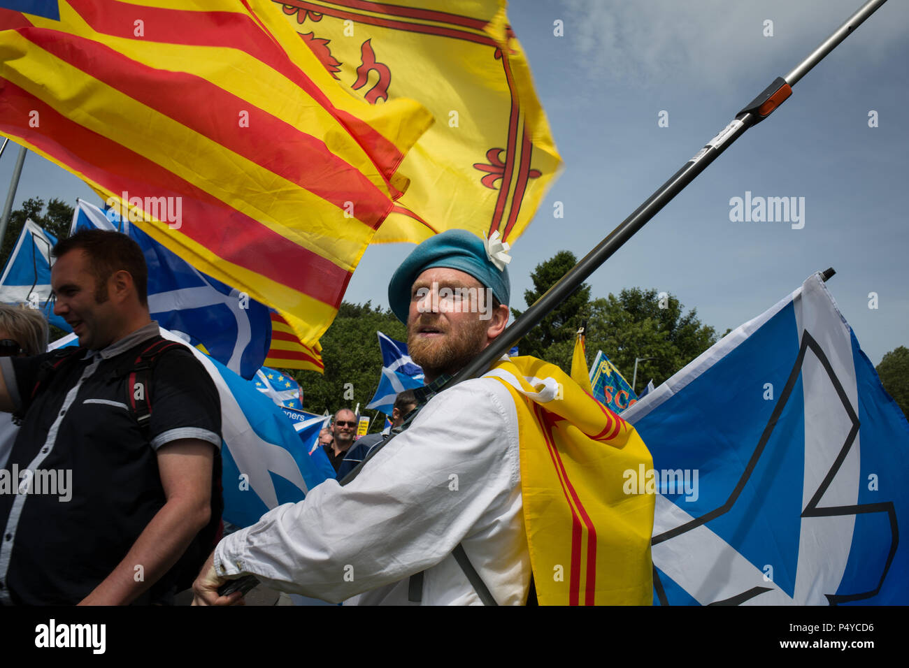Stirling, Scotland, UK. 23rd June 2018.  Pro-Scottish Independence march, organised in the 'All Under One Banner' name, through the streets and to the battlefield in Bannockburn on the 704th anniverary of the Battle of Bannockburn. It was estimated that 10,000 people took part in the march calling for a second independence referendum. Photo credit Jeremy Sutton-Hibbert/Alamy Live News. Stock Photo