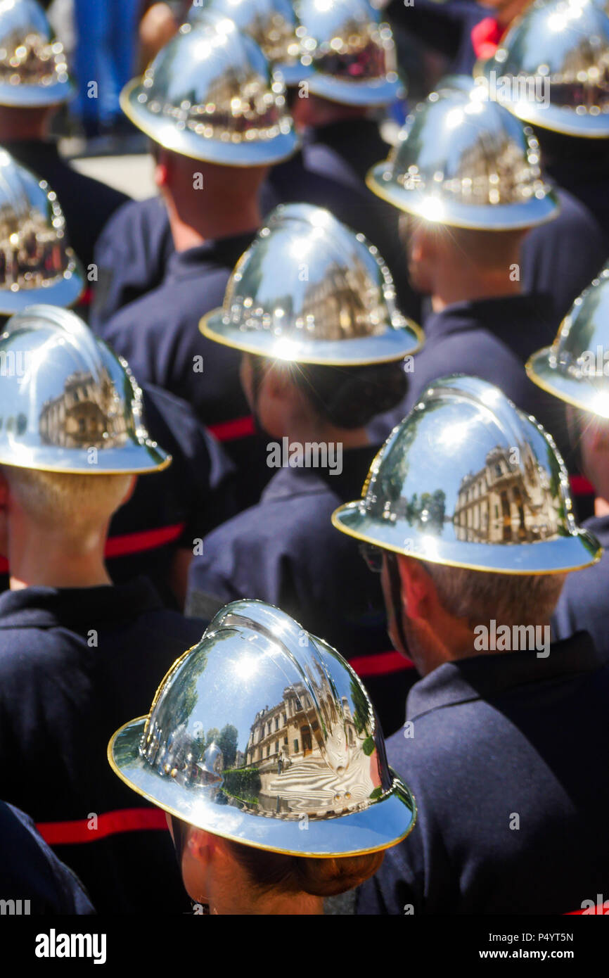 Casque de pompiers hi-res stock photography and images - Alamy