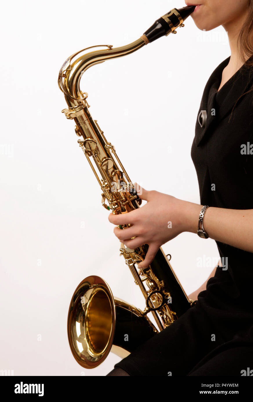 Tenor sax hi-res stock photography and images - Alamy