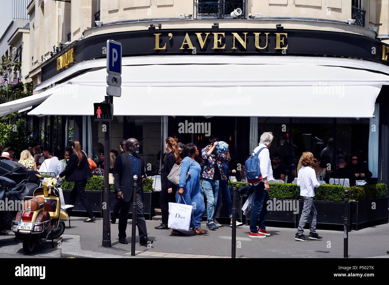 L'Avenue Restaurant - Paris - France Stock Photo