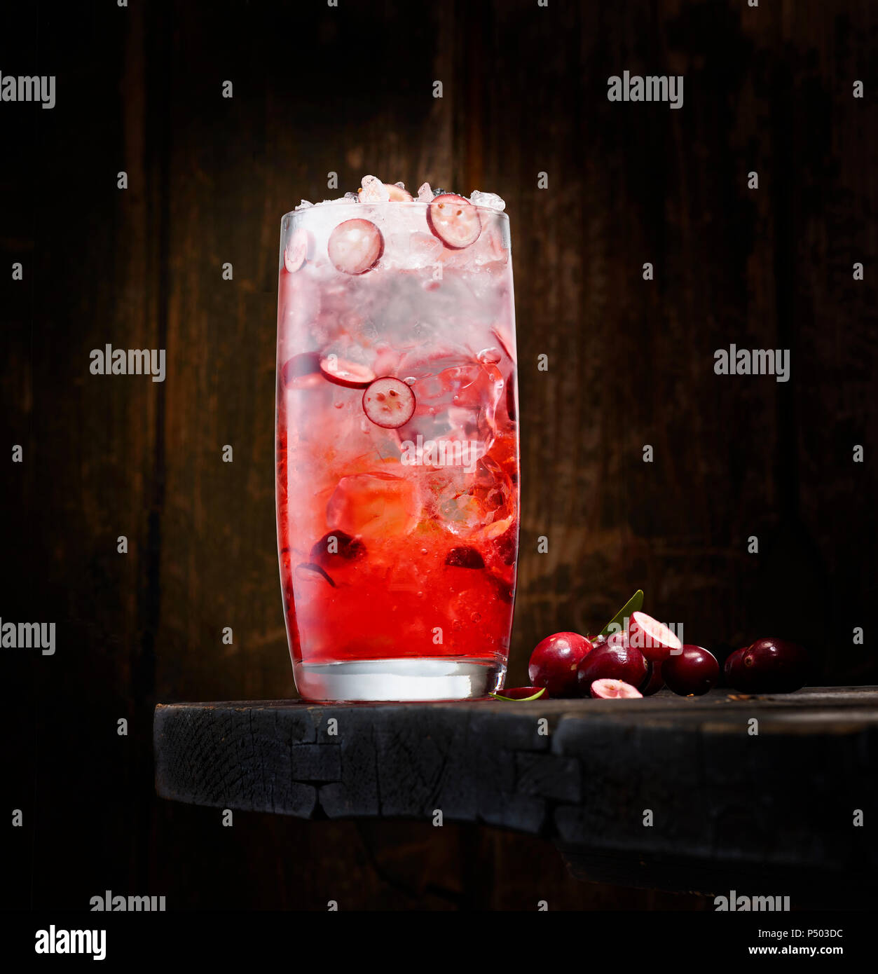 Cranberry wodka Stock Photo Alamy