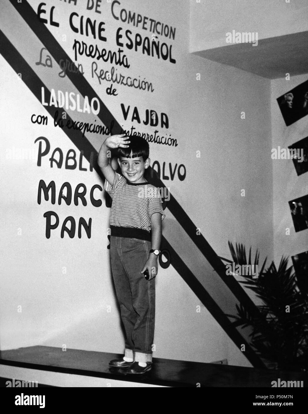 Pablito Calvo en el 'stand' español, durante la presentación de la película 'Marcelino pan y vino' en el Festival Internacional de Cine de Venecia del año 1955. Italia. Stock Photo