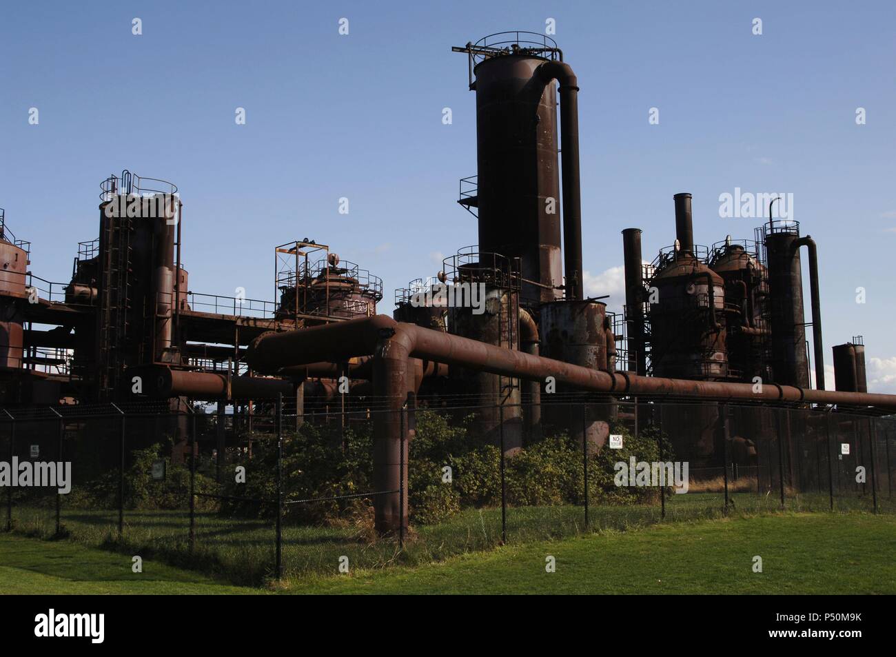 GAS WORKS PARK. Vista de los restos de la antigua fábrica de gas, en cuyos terrenos se sitúa el parque. Seattle. Estado de Washington. Estados Unidos. Stock Photo