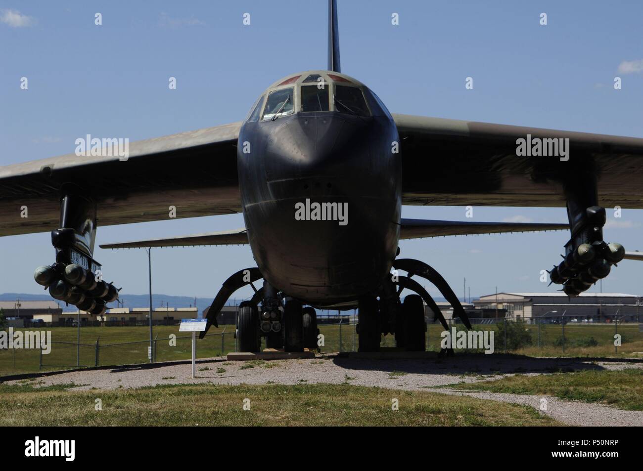 BOEING B-52 D 'STRATOFORTRESS'. El primer prototipo de B-52 voló en abril de 1952. Este modelo fue adaptado para los bombardeos durante la Guerra de Vietnam. Concebido para hacer posible el desplazamiento de bombarderos en largas distancias. Museo del Aire y el Espacio. Box Elder. Estado de Dakota del Sur. Estados Unidos. Stock Photo