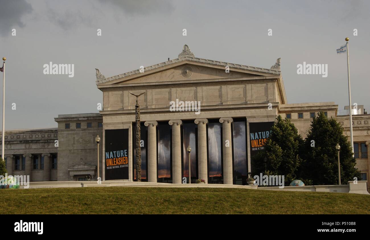 MUSEO FIELD DE HISTORIA NATURAL (FIELD MUSEUM OF NATURAL HISTORY). Vista del exterior del edficio, fundado en 1893. CHICAGO. Estado de Illinois. Estados Unidos. Stock Photo