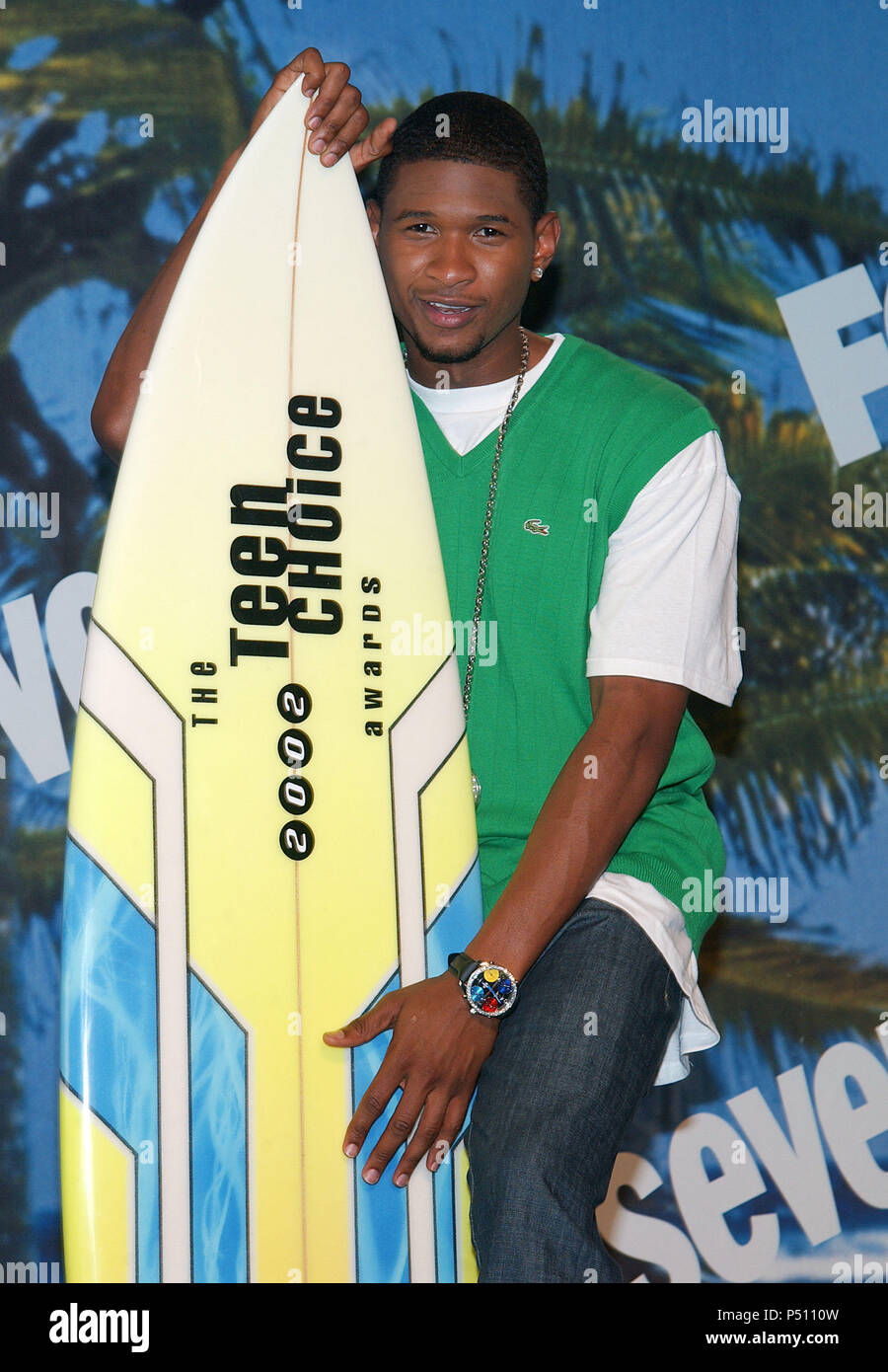 Usher backstage at the Teen Choice Awards 2002 held at the Universal Amphitheatre in Los Angeles, Ca., August 4, 2002.            -            Usher22.jpgUsher22  Event in Hollywood Life - California, Red Carpet Event, USA, Film Industry, Celebrities, Photography, Bestof, Arts Culture and Entertainment, Topix Celebrities fashion, Best of, Hollywood Life, Event in Hollywood Life - California,  backstage trophy, Awards show, movie celebrities, TV celebrities, Music celebrities, Topix, Bestof, Arts Culture and Entertainment, Photography,    inquiry tsuni@Gamma-USA.com , Credit Tsuni / USA, 2000-2 Stock Photo