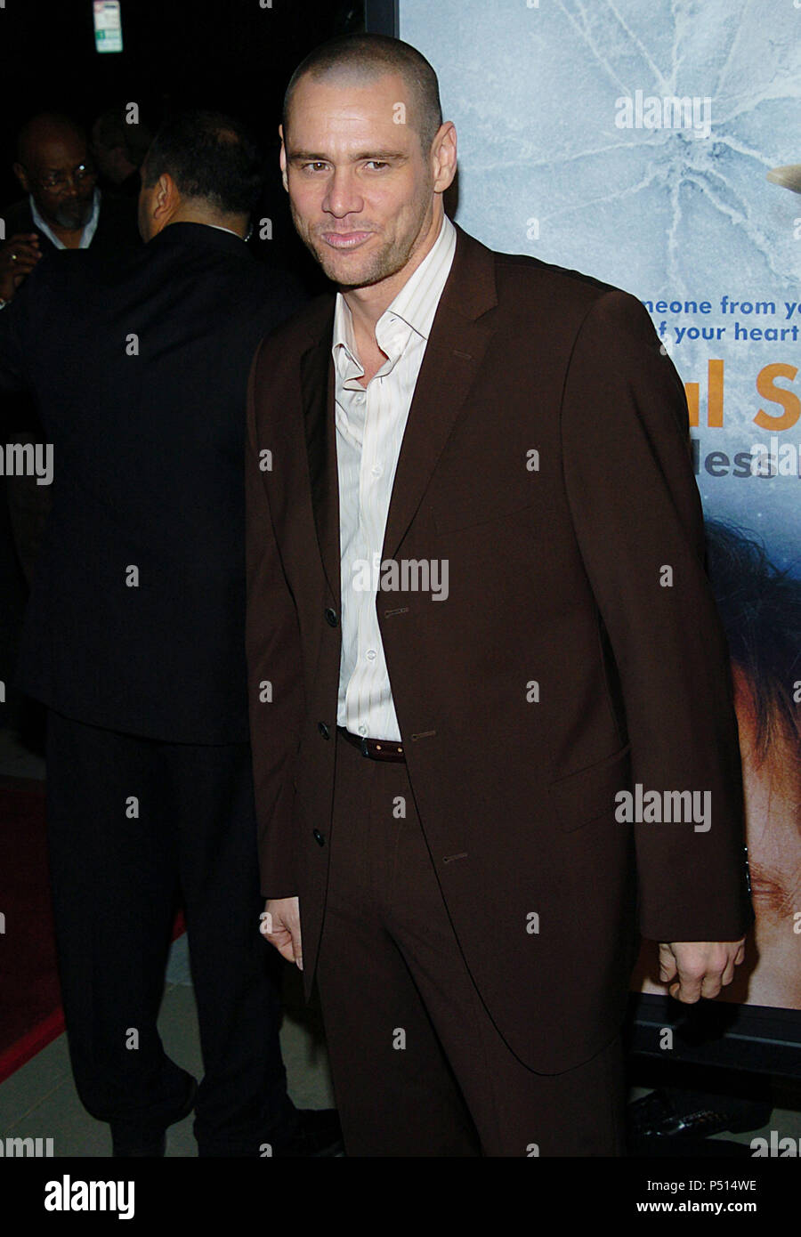 Jim Carrey arriving at the Premiere of ' Eternel Sunshine of the Spotless Mind ' at the Samuel Goldwyn Theatre at the Academy of Motion Pictures and Sciences in Los Angeles. March 9, 2004. CarreyJim016 Red Carpet Event, Vertical, USA, Film Industry, Celebrities,  Photography, Bestof, Arts Culture and Entertainment, Topix Celebrities fashion /  Vertical, Best of, Event in Hollywood Life - California,  Red Carpet and backstage, USA, Film Industry, Celebrities,  movie celebrities, TV celebrities, Music celebrities, Photography, Bestof, Arts Culture and Entertainment,  Topix, vertical, one person, Stock Photo