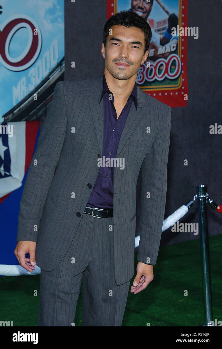 Ian Anthony Dale arriving at the Mr 3000 Premiere at the El Capitan Theatre  in Los Angeles. September 8, 2004.DaleIanAnthony054 Red Carpet Event,  Vertical, USA, Film Industry, Celebrities, Photography, Bestof, Arts Culture