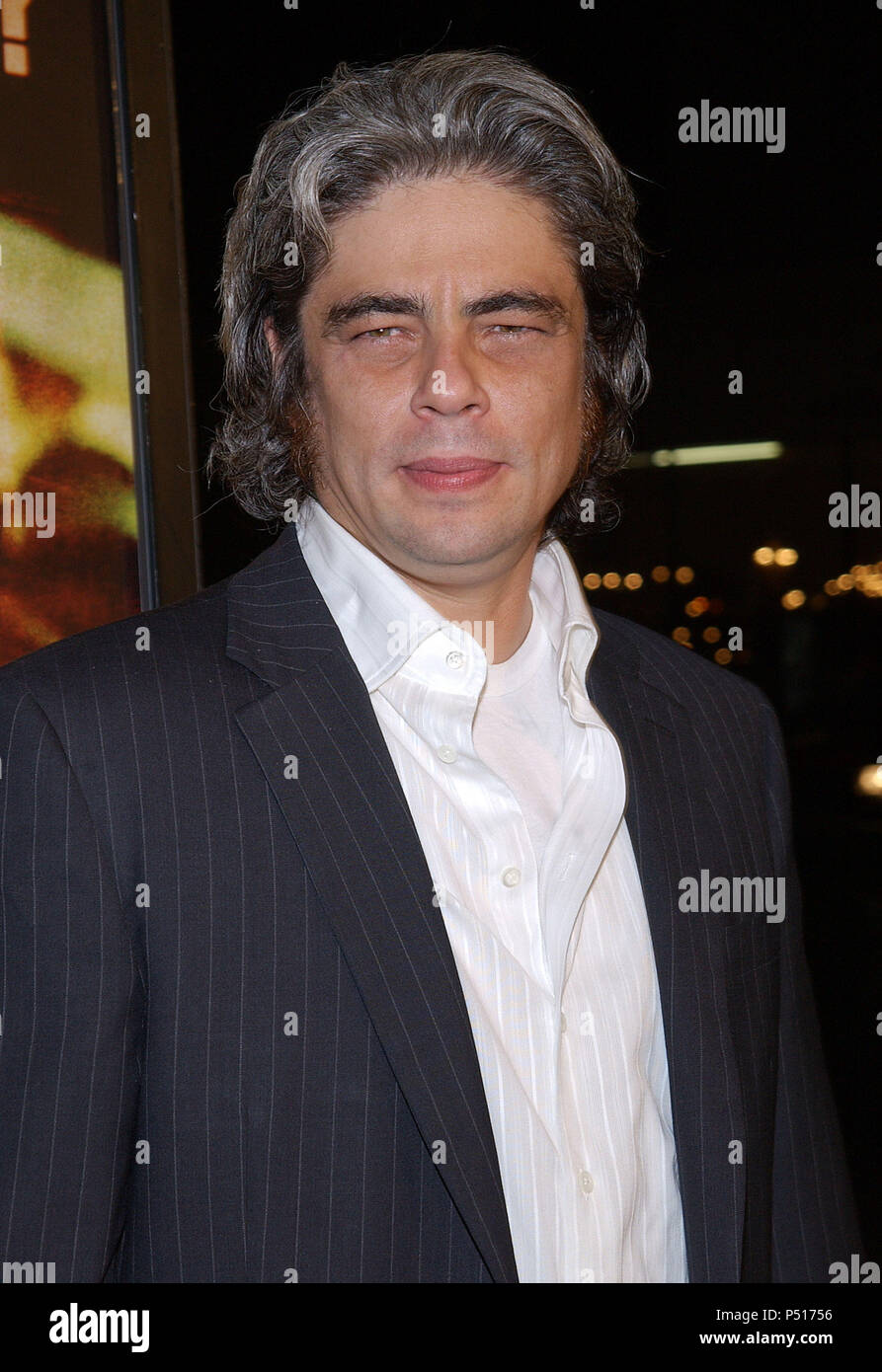 Benicio del Toro arriving at the ' 21 Grams Premiere ' at the Academy of Motion Pictures, Arts and Science in Los Angeles. November 6, 2003.DelToroBenicio40 Red Carpet Event, Vertical, USA, Film Industry, Celebrities,  Photography, Bestof, Arts Culture and Entertainment, Topix Celebrities fashion /  Vertical, Best of, Event in Hollywood Life - California,  Red Carpet and backstage, USA, Film Industry, Celebrities,  movie celebrities, TV celebrities, Music celebrities, Photography, Bestof, Arts Culture and Entertainment,  Topix, vertical, one person,, from the years , 2003 to 2005, inquiry tsun Stock Photo