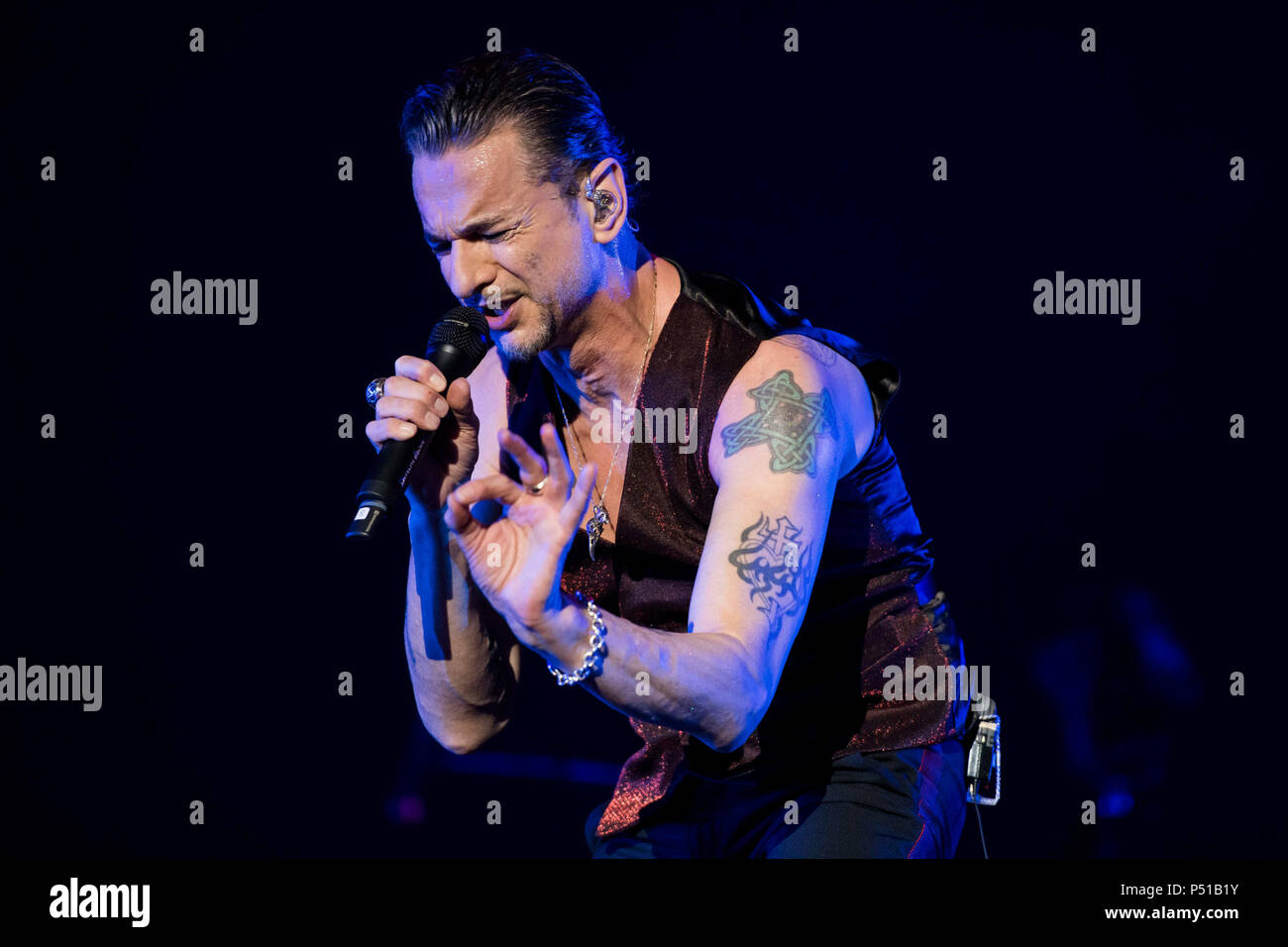 Depeche mode singer dave gahan hi-res stock photography and images - Page 2  - Alamy