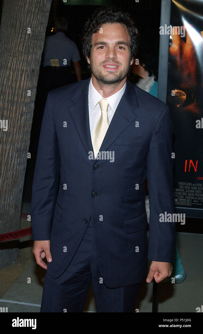 Mark Ruffalo arriving at the ' IN THE CUT PREMIERE ' at the Academy of Motion Pictures and Sciences in Los Angeles. October 16, 2003.RuffaloMark 010 Red Carpet Event, Vertical, USA, Film Industry, Celebrities,  Photography, Bestof, Arts Culture and Entertainment, Topix Celebrities fashion /  Vertical, Best of, Event in Hollywood Life - California,  Red Carpet and backstage, USA, Film Industry, Celebrities,  movie celebrities, TV celebrities, Music celebrities, Photography, Bestof, Arts Culture and Entertainment,  Topix, vertical, one person,, from the years , 2003 to 2005, inquiry tsuni@Gamma- Stock Photo