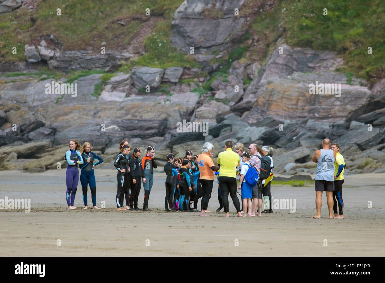 surf-lesson-surfing-lesson-hi-res-stock-photography-and-images-alamy