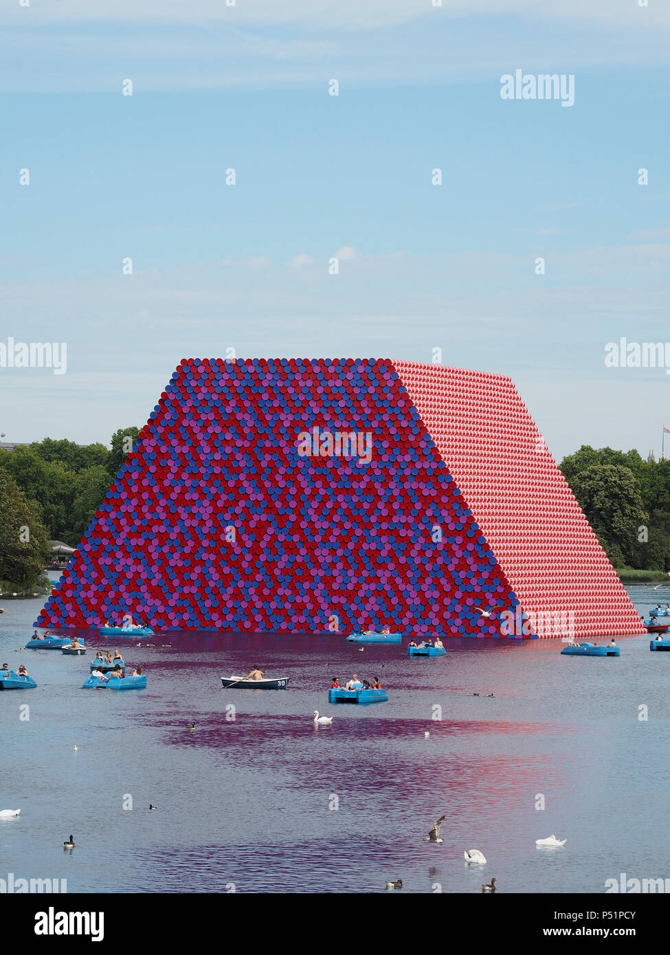 The London Mastaba is a temporary installation constructed on the Serpentine in Hyde Park by artist Christo. Stock Photo