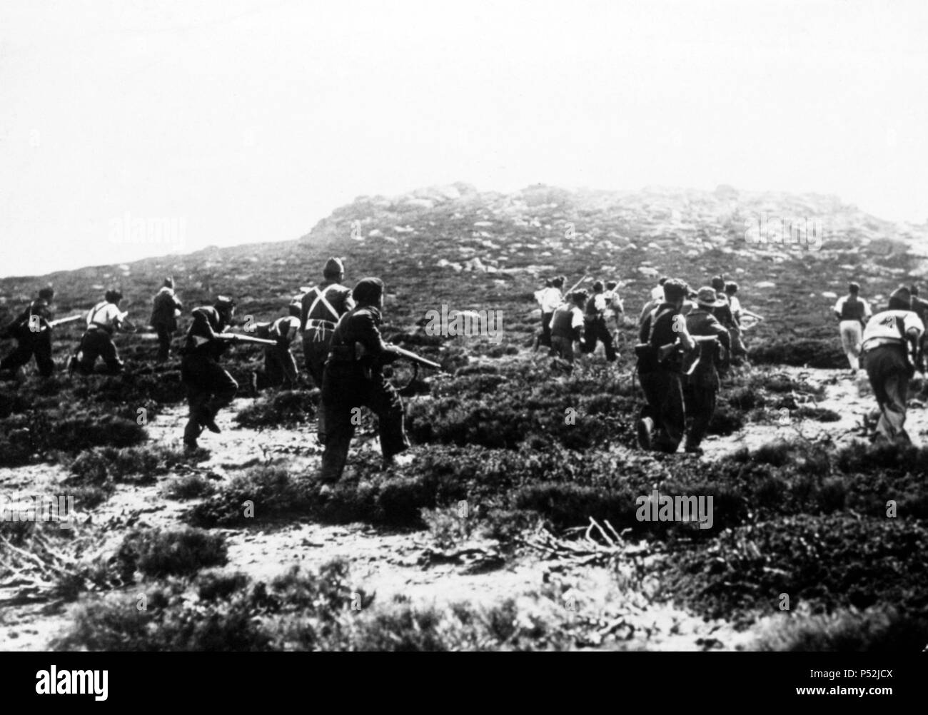 Spanish Civil War. Loyalist troops during attack Stock Photo Alamy
