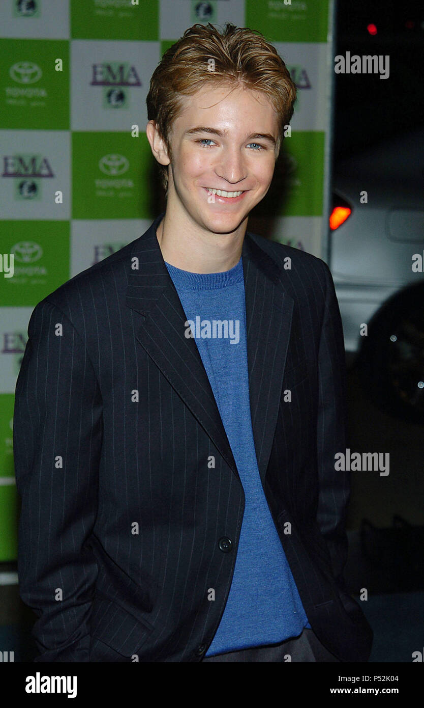 Michael Welch arriving at the 14th Annual Environmental Media Awards at the Ebel Theatre  in Los Angeles. November 17, 2004.WelchMichael139 Red Carpet Event, Vertical, USA, Film Industry, Celebrities,  Photography, Bestof, Arts Culture and Entertainment, Topix Celebrities fashion /  Vertical, Best of, Event in Hollywood Life - California,  Red Carpet and backstage, USA, Film Industry, Celebrities,  movie celebrities, TV celebrities, Music celebrities, Photography, Bestof, Arts Culture and Entertainment,  Topix, vertical, one person,, from the years , 2003 to 2005, inquiry tsuni@Gamma-USA.com - Stock Photo