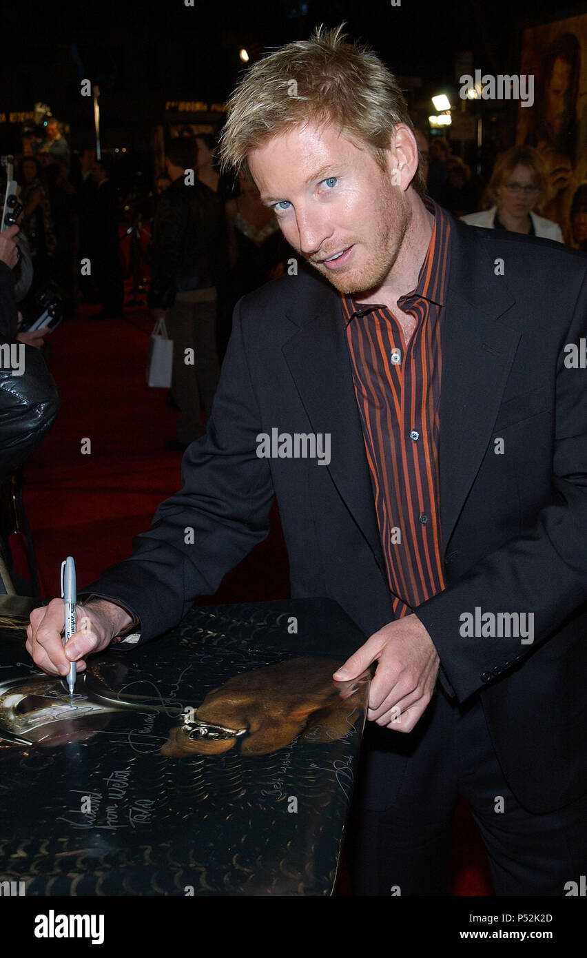 David Wenham arriving at the ' LORD OF THE RINGS:THE RETURN OF THE KING PREMIERE ' at the Westwood Village Theatre in Los Angeles. December 3, 2003. WenhamDavid106 Red Carpet Event, Vertical, USA, Film Industry, Celebrities,  Photography, Bestof, Arts Culture and Entertainment, Topix Celebrities fashion /  Vertical, Best of, Event in Hollywood Life - California,  Red Carpet and backstage, USA, Film Industry, Celebrities,  movie celebrities, TV celebrities, Music celebrities, Photography, Bestof, Arts Culture and Entertainment,  Topix, vertical, one person,, from the years , 2003 to 2005, inqui Stock Photo