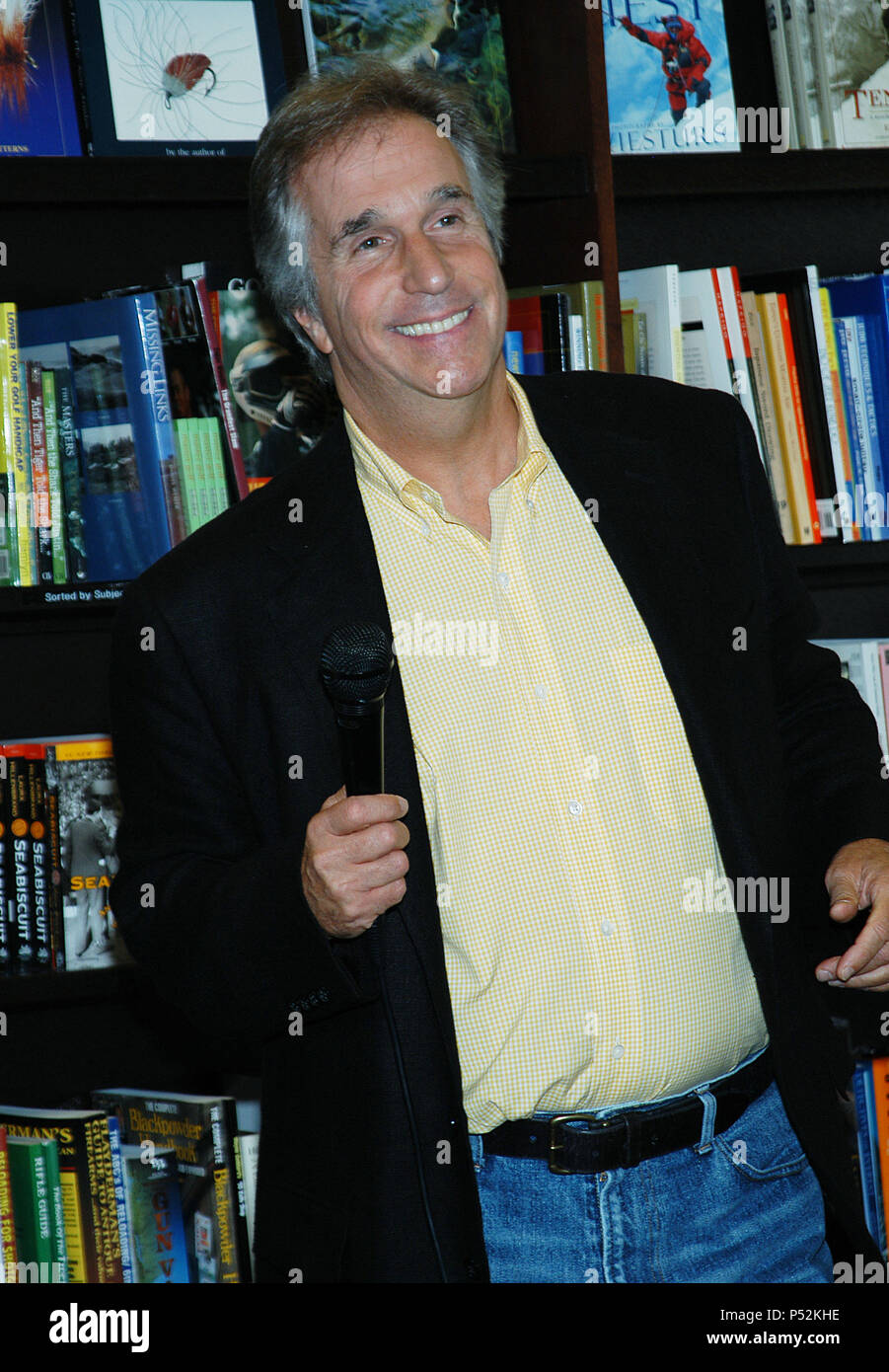 Bookstore appearance by actor/director and now author Henry Winkler for his two childrenÕs books in the new ÒHank ZipperÓ series for ages 8-12. Barnes & Noble at The Grove at Farmers Market in Los Angeles . August 9, 2003.WinklerHenry BookSigning14 Red Carpet Event, Vertical, USA, Film Industry, Celebrities,  Photography, Bestof, Arts Culture and Entertainment, Topix Celebrities fashion /  Vertical, Best of, Event in Hollywood Life - California,  Red Carpet and backstage, USA, Film Industry, Celebrities,  movie celebrities, TV celebrities, Music celebrities, Photography, Bestof, Arts Culture a Stock Photo
