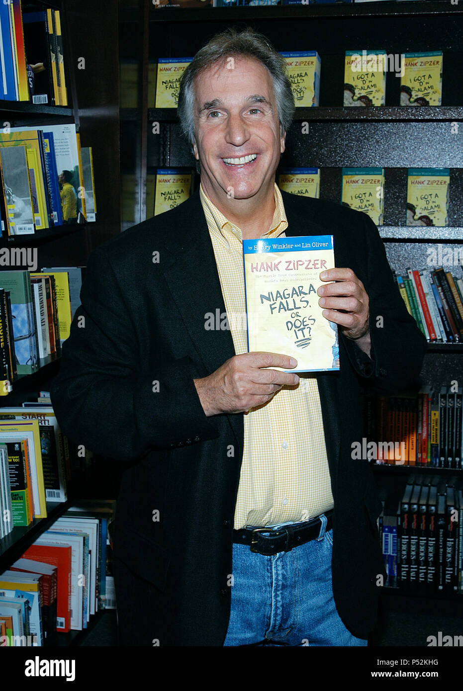 Bookstore appearance by actor/director and now author Henry Winkler for his two childrenÕs books in the new ÒHank ZipperÓ series for ages 8-12. Barnes & Noble at The Grove at Farmers Market in Los Angeles . August 9, 2003.WinklerHenry BookSigning21 Red Carpet Event, Vertical, USA, Film Industry, Celebrities,  Photography, Bestof, Arts Culture and Entertainment, Topix Celebrities fashion /  Vertical, Best of, Event in Hollywood Life - California,  Red Carpet and backstage, USA, Film Industry, Celebrities,  movie celebrities, TV celebrities, Music celebrities, Photography, Bestof, Arts Culture a Stock Photo