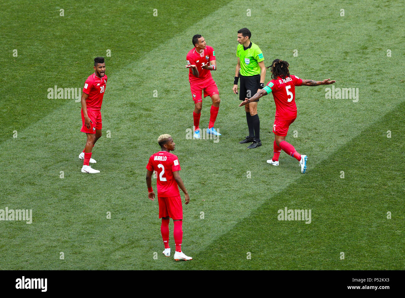 Panama's Anibal Godoy (left), Blas Perez (centre) and Roman Torres (right) appeal to referee Gehad Grisha after England score a penalty during the FIFA World Cup Group G match at the Nizhny Novgorod Stadium. Stock Photo