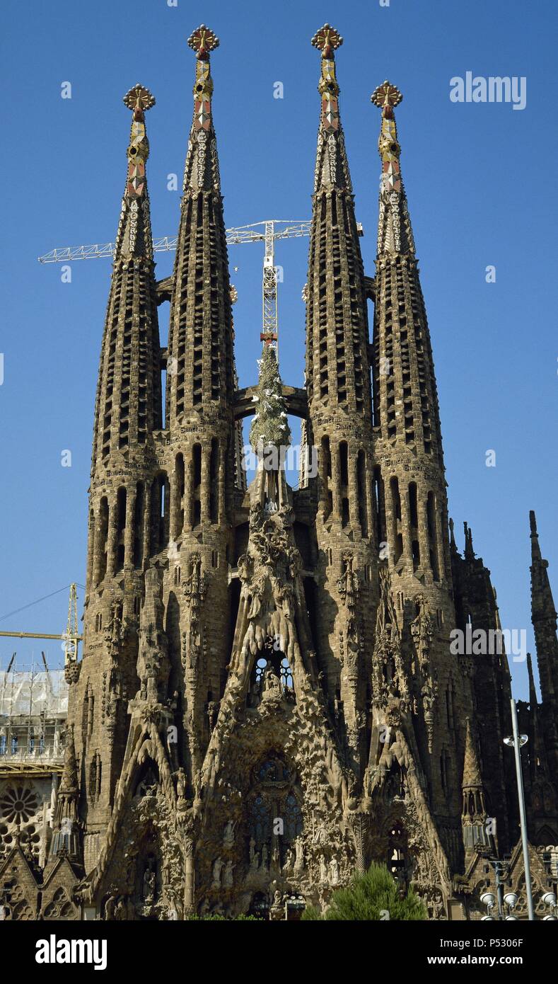 Spain Catalonia Barcelona Basilica And Expiatory Church Of The Holy Family Architect Antonio Gaudi 1852 1926 Modernism Style Nativity Facade Stock Photo Alamy Spain Catalonia Barcelona Basilica And Expiatory Church Of The Holy Family Architect Antonio Gaudi 1852 1926 Modernism Style Nativity Facade Stock Photo Alamy