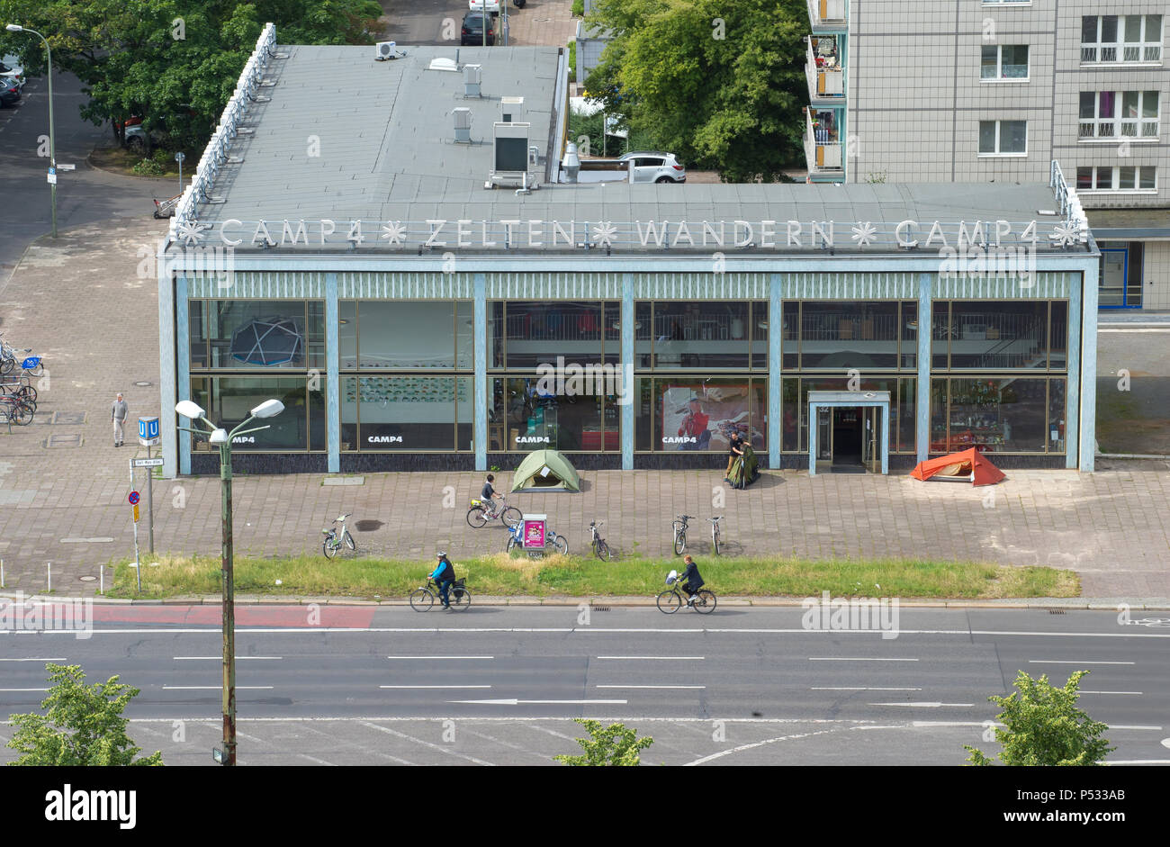 The pavilion fashion salon Madeleine / flower house Interflor Karl-Marx- Allee 32, now Camp 4 Stock Photo - Alamy