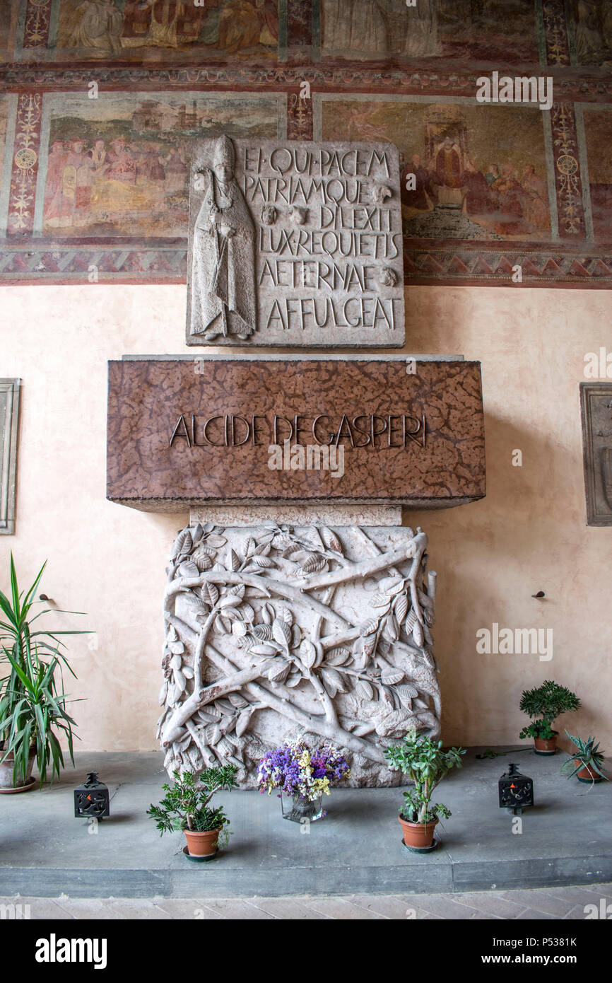 Alcide hi-res stock photography and images - Alamy