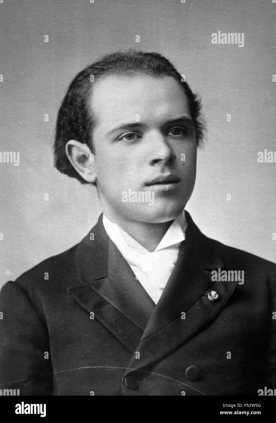 Pau Casals 1876 1973 Violoncelista Y Compositor Espanol En Su Juventud Stock Photo Alamy