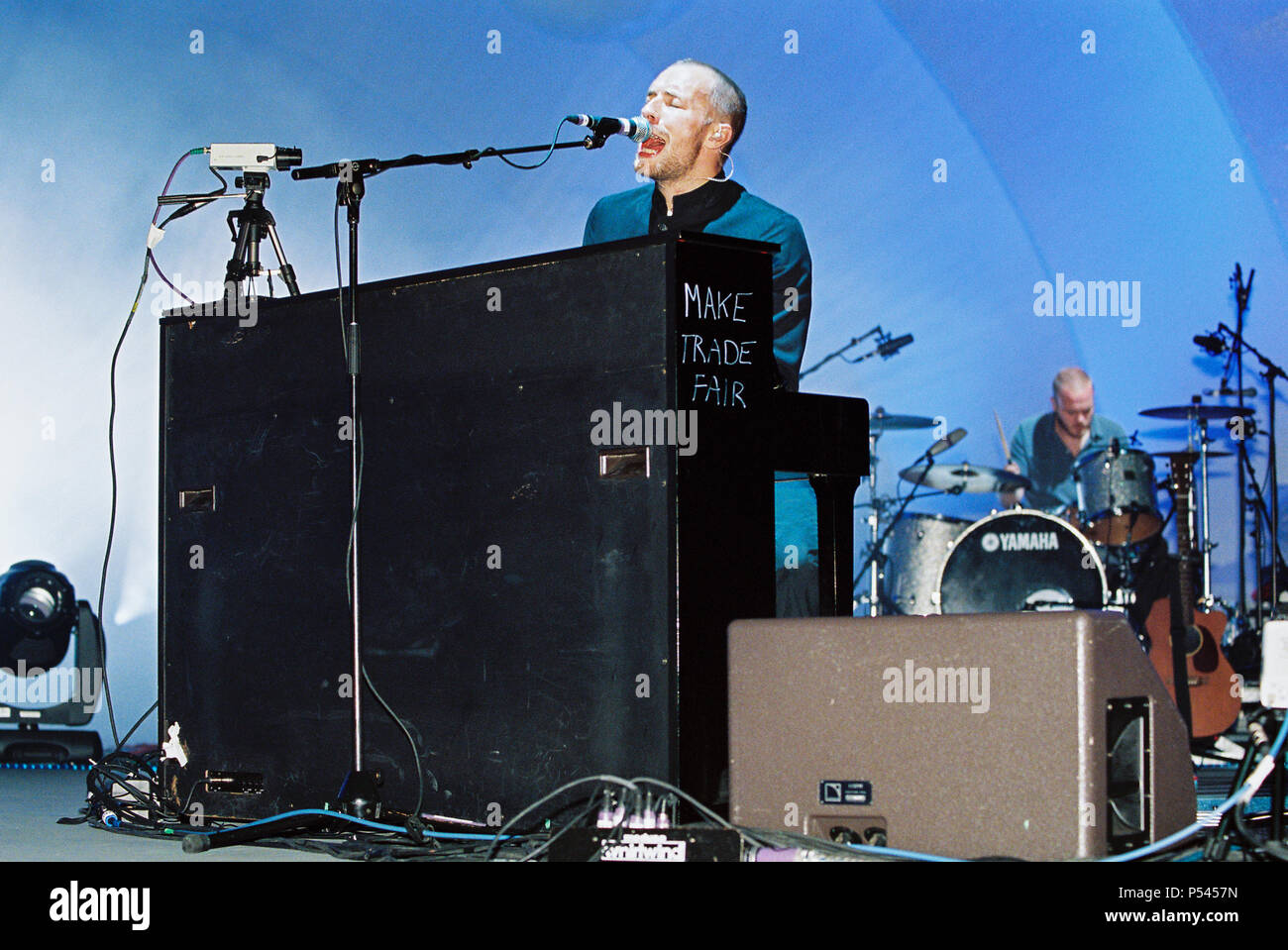 Coldplay performing at the Hollywood Bowl 31st May 2003, Los Angeles ...