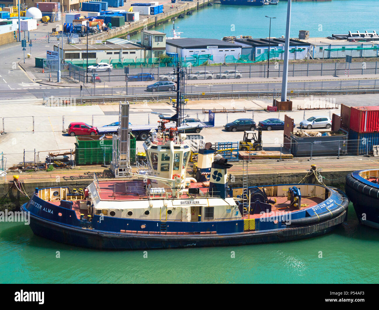 Svitzer tug boat Alma in Southampton Docks Stock Photo Alamy
