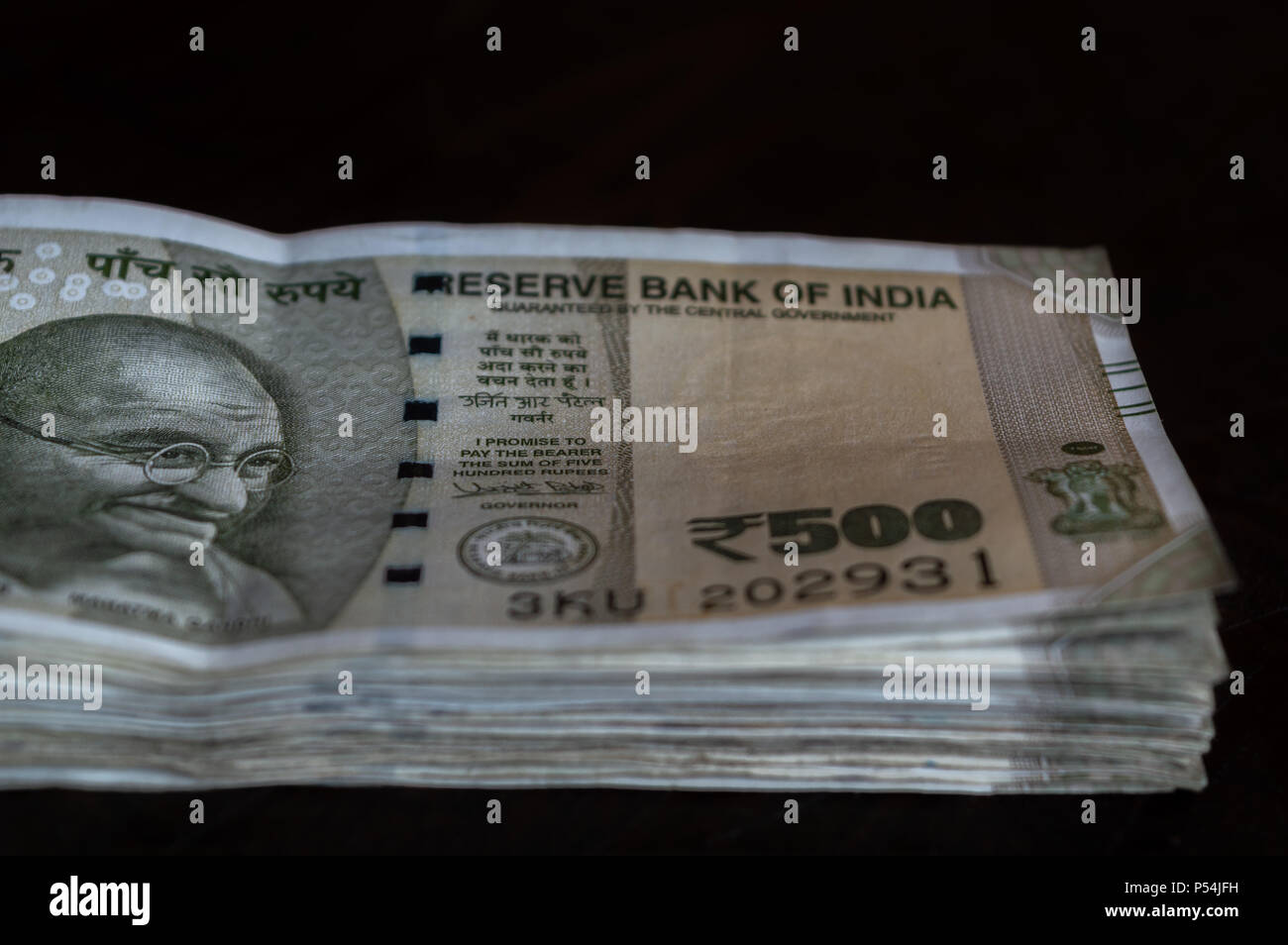 500 rupee note hi-res stock photography and images - Alamy
