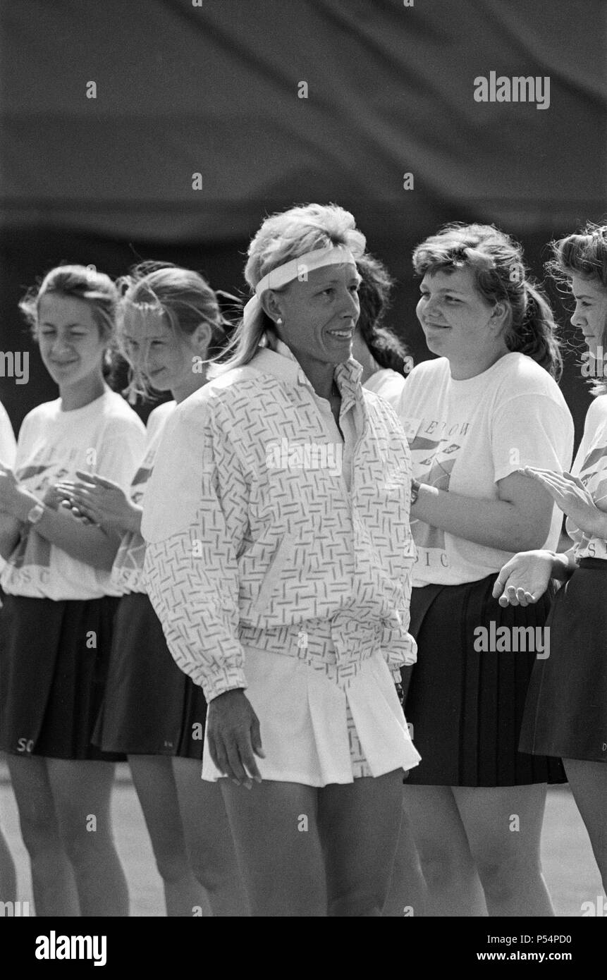The Women's Singles final of the Dow Classic Tennis Tournament at the Edgbaston Priory Club. Pictured, Martina Navratilova wins. 18th June 1989. Stock Photo