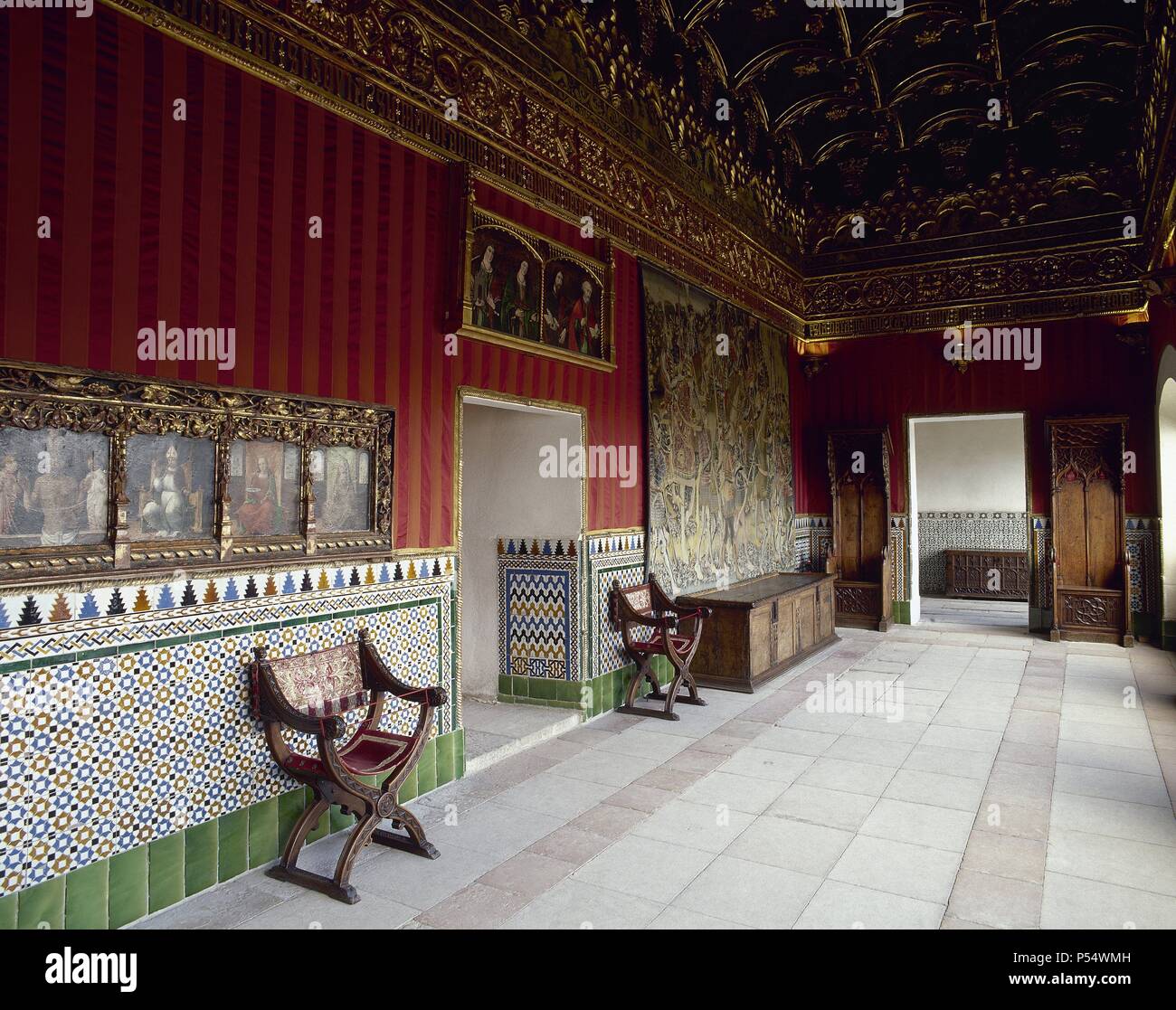 ARTE GOTICO. ESPAÑA. ALCAZAR DE SEGOVIA. Vista de la SALA DEL CORDON, llamada así por un cordón franciscano que, según la leyenda, Alfonso X el Sabio mandó colocar en señal de penitencia. SEGOVIA. Castilla-León. Stock Photo