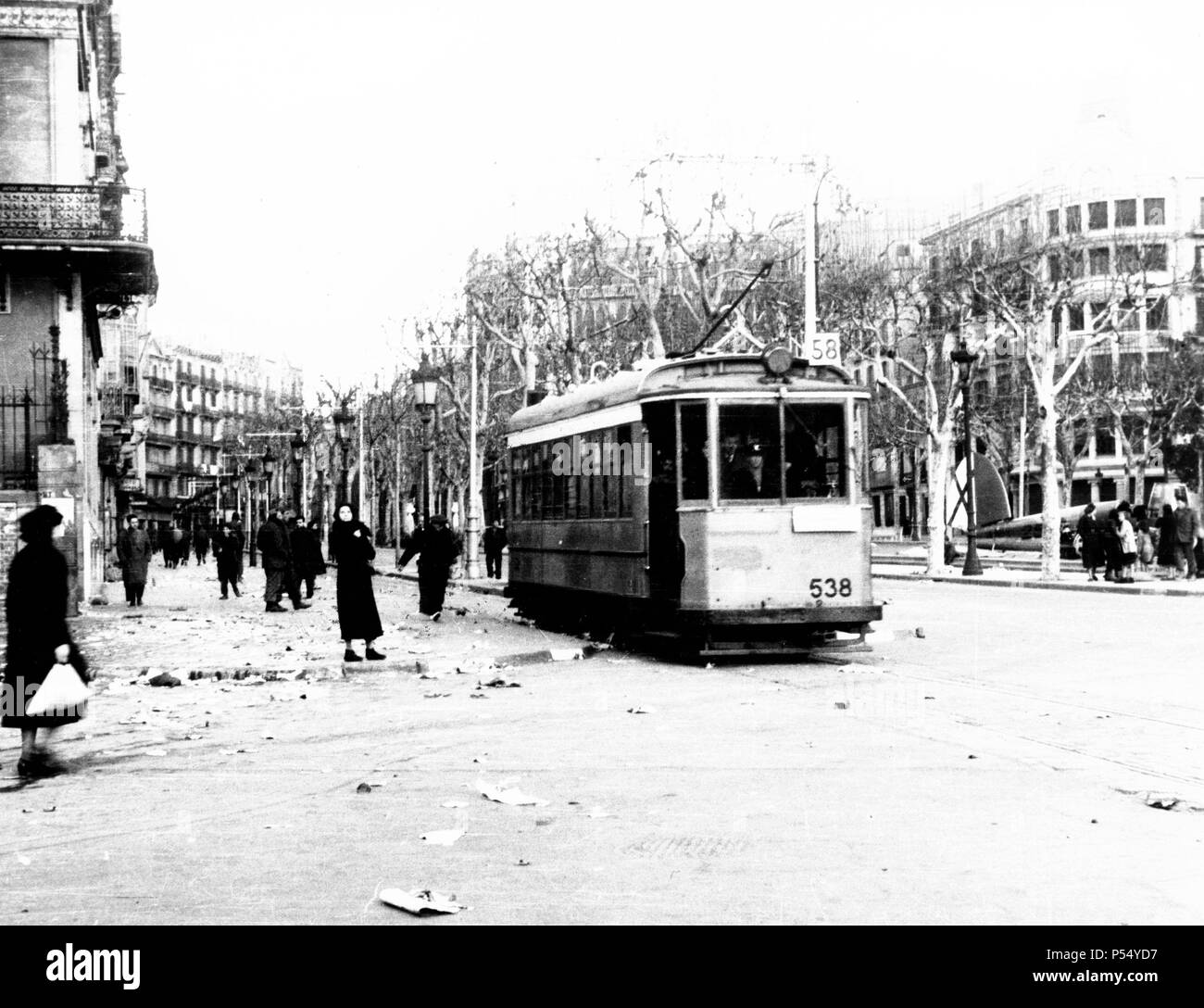 Barcelona. Primer tranvía en circulación después de la entrada de las tropas nacionales. 26 enero 1939. Stock Photo